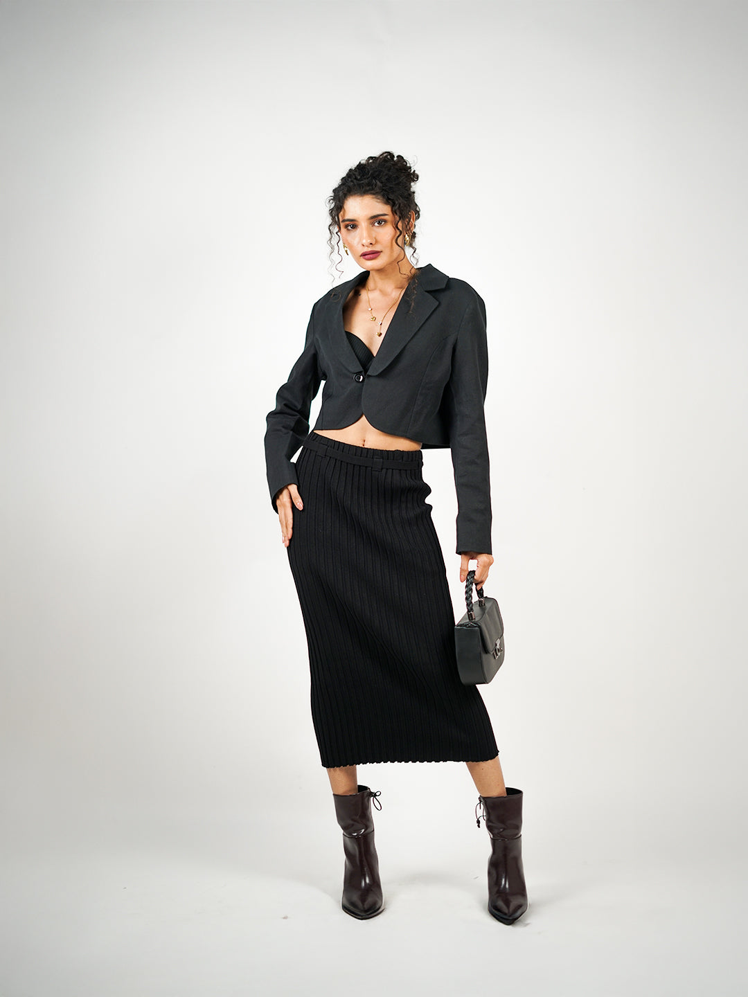 Dahlia Linen Blend Tailored Cropped Blazer-Black