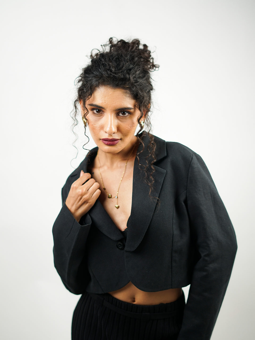 Dahlia Linen Blend Tailored Cropped Blazer-Black