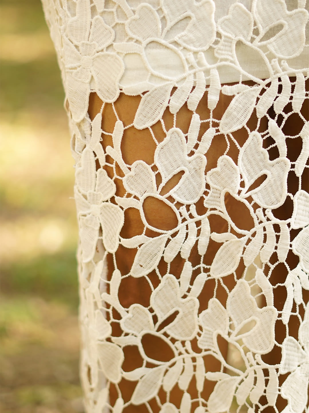 floral lace midi skirt white details