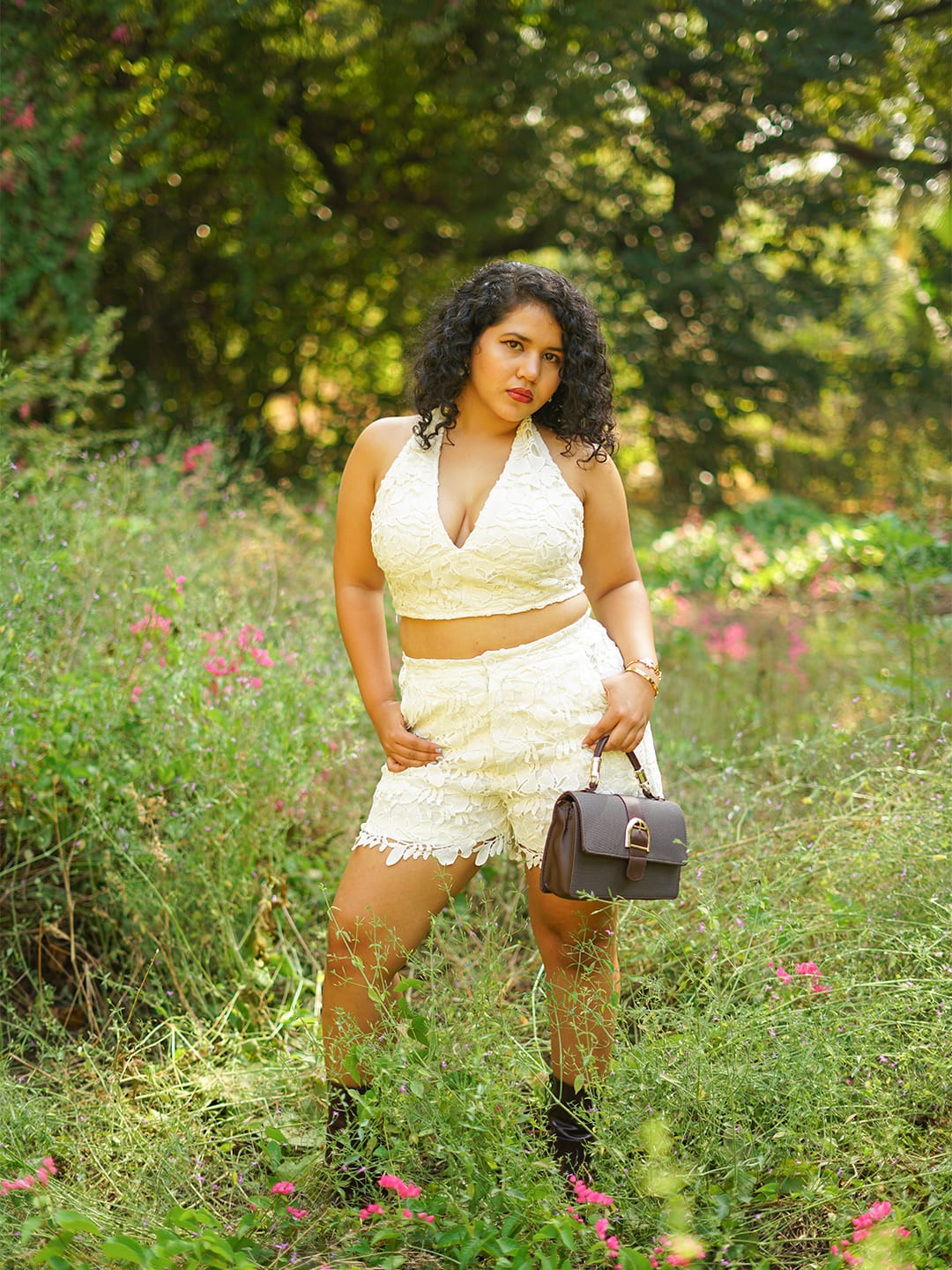 lace shorts with scalloped hem white closeup front2