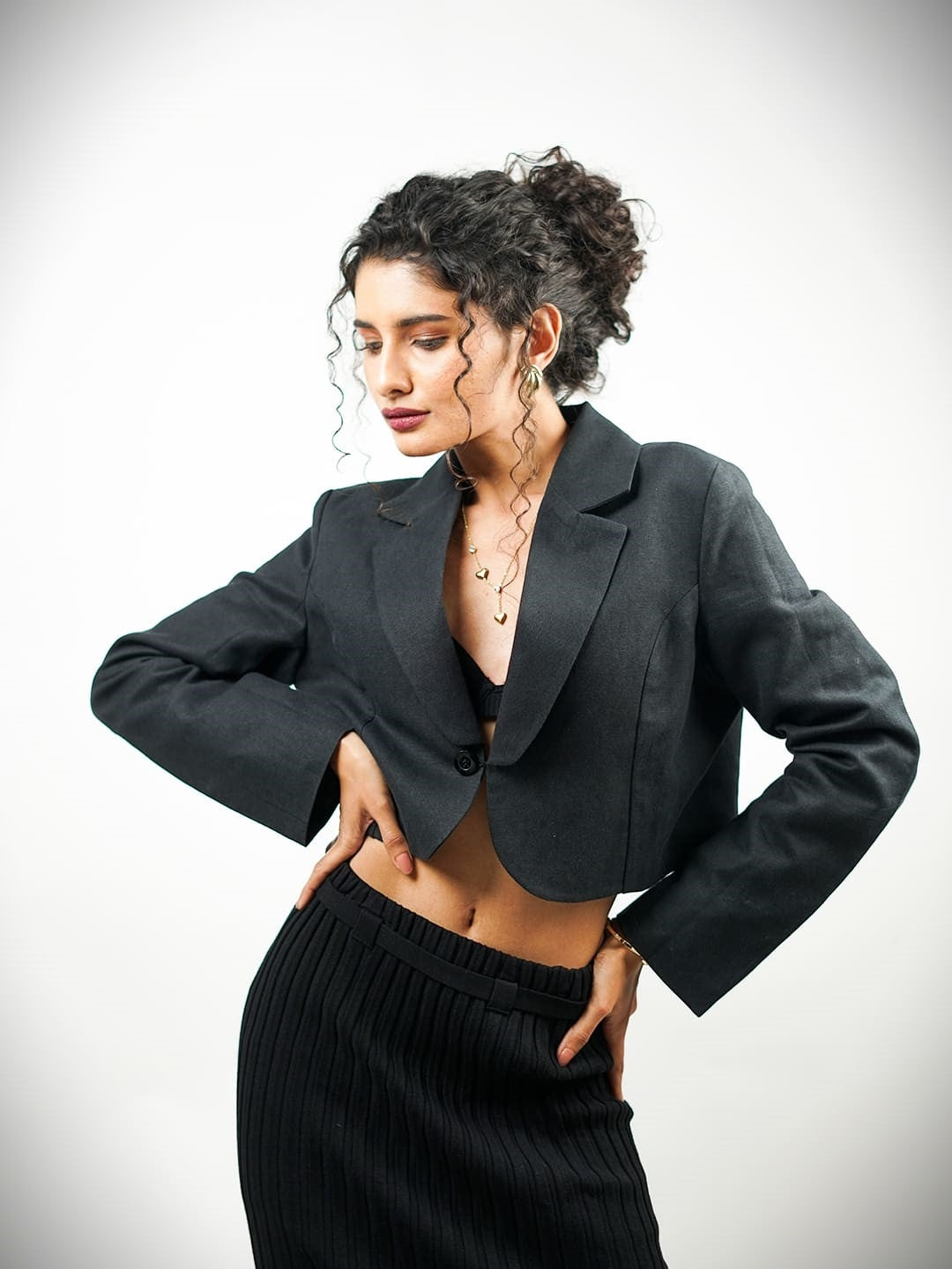  tailored linen cropped blazer black side