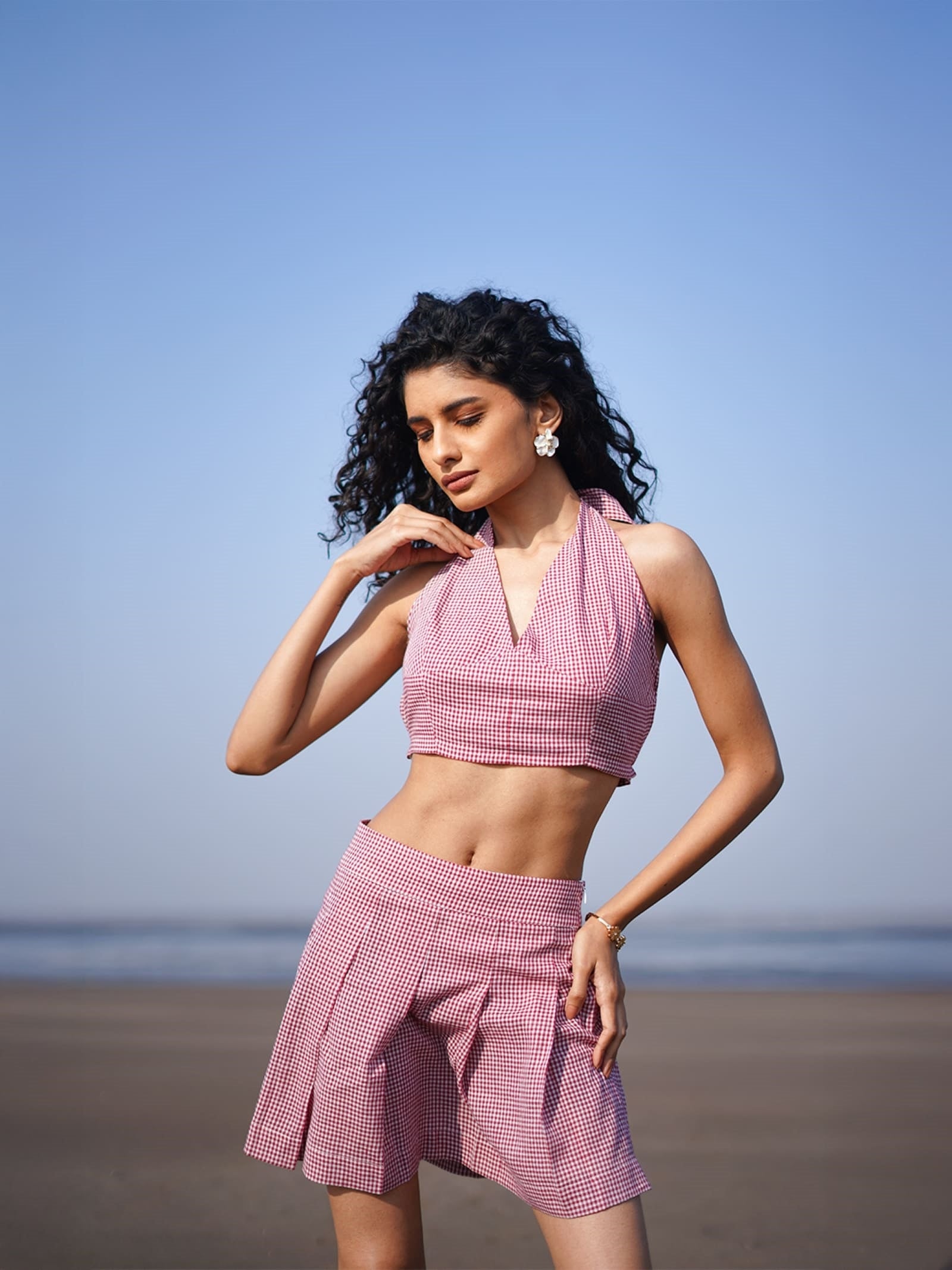 halter neck tie up khadi crop top maroon front2